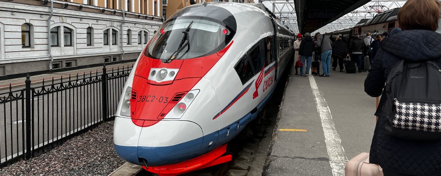 Между Москвой и Петербургом запустят дополнительные поезда на Новый год и Рождество