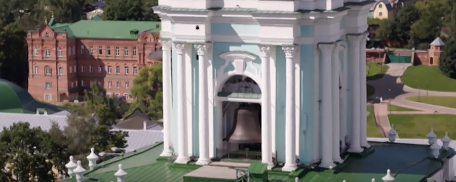 Пожар произошел в Троице-Сергиевой лавре – горела крыша второго яруса