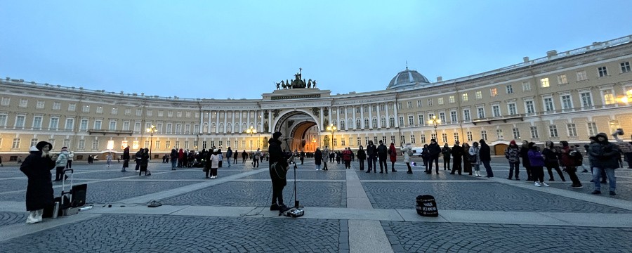 На Дворцовой площади Петербурга с 23 декабря начнется световое шоу
