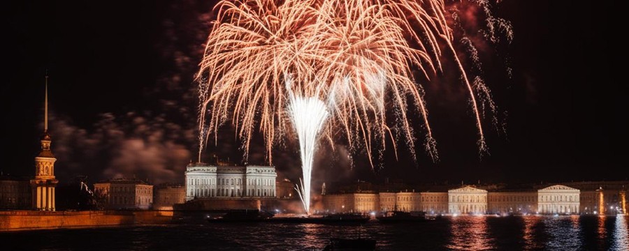 Салют на Новый год 2024 в Санкт-Петербурге отменили вслед за Москвой