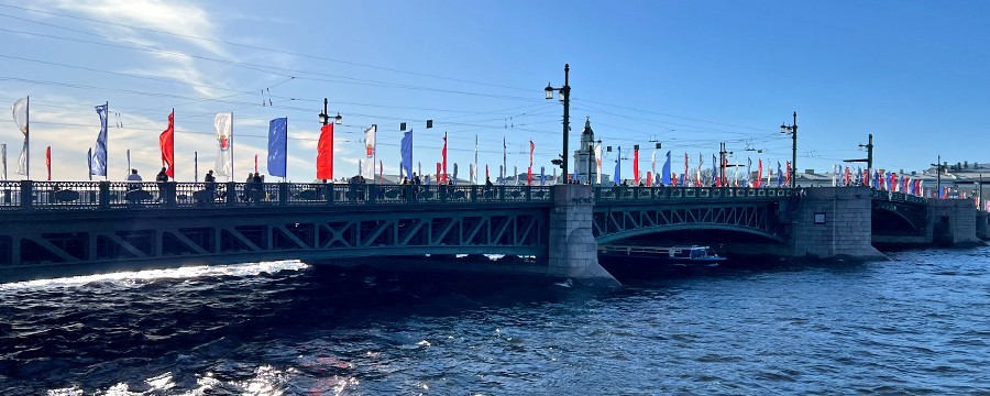 Шоу «Поющие мосты» и концерт «Музыка Дворцового моста» в Санкт-Петербурге 31 мая 2024: во сколько начало